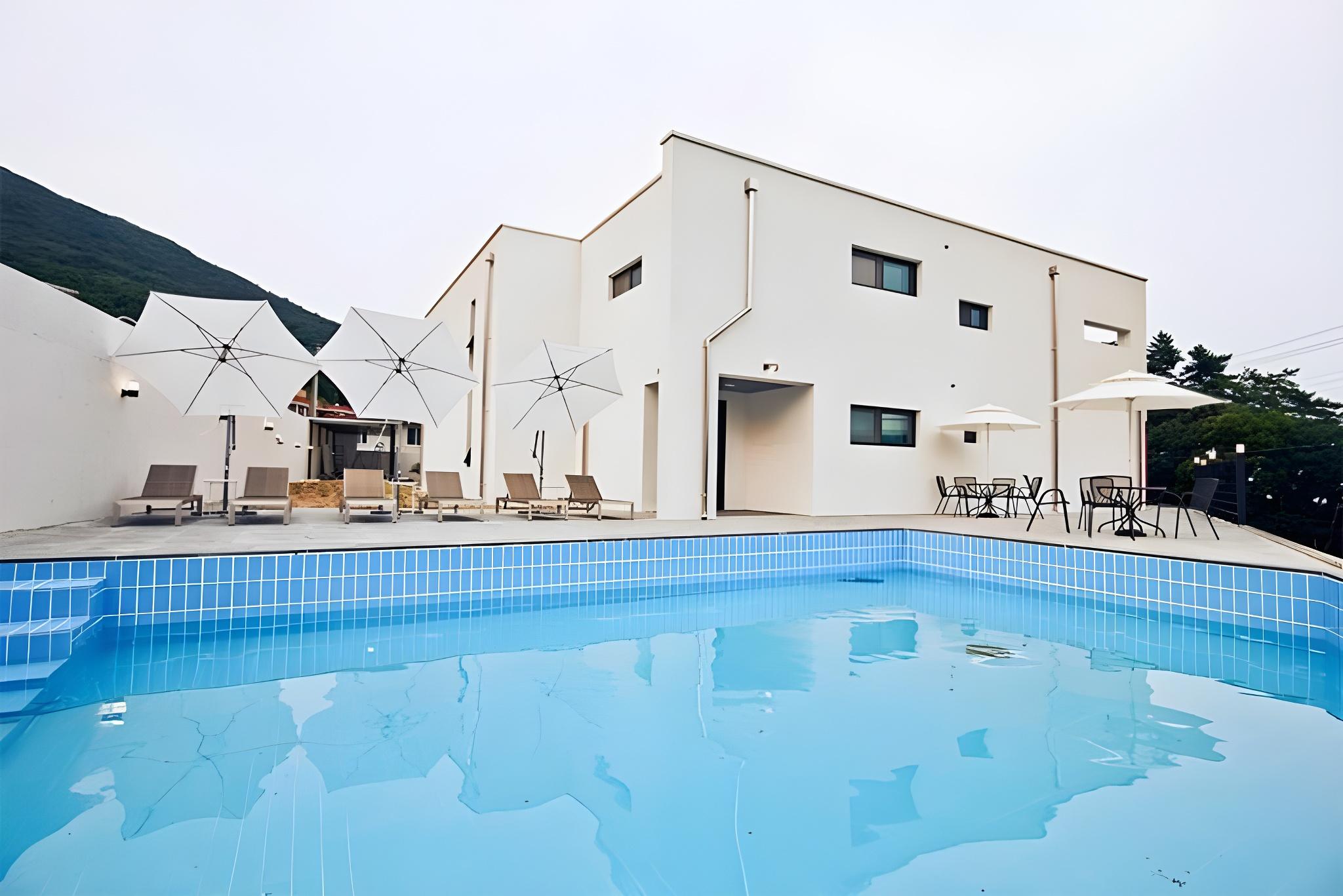 완도(보길도) 블랙스톤펜션 (Wando (Bogildo) Blackstone Pension)