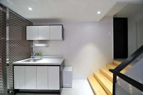 명품 호텔 (Luxury Hotel)