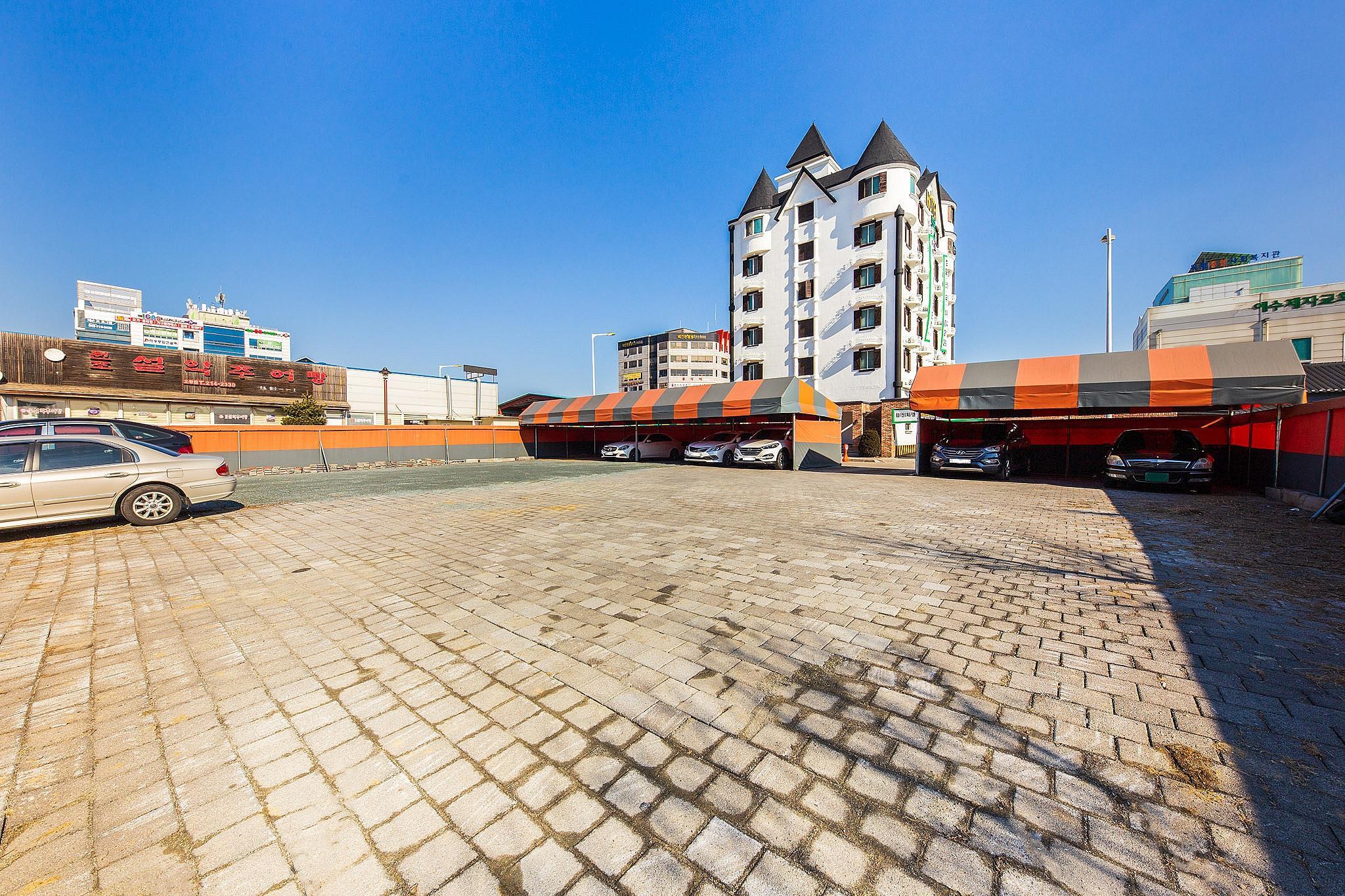 청주 오창 호텔 봄 (Jeongju Ochang Hotel Bom)