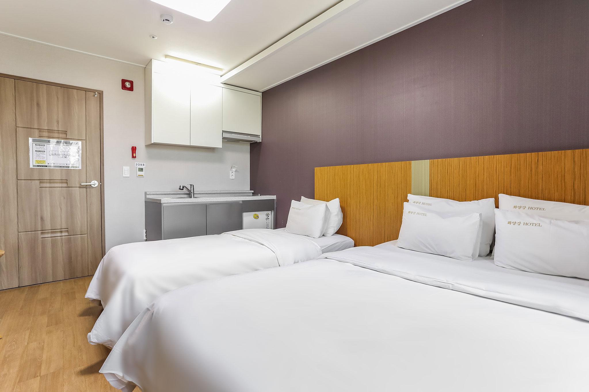 화양강 호텔 (Hwayanggang Hotel)
