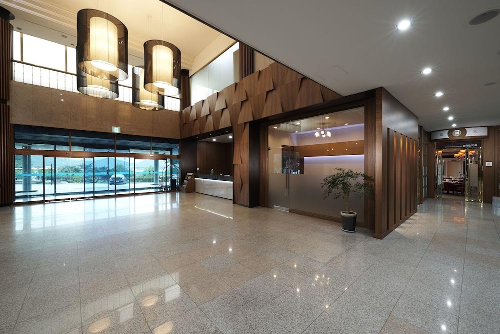 춘천 베어스 호텔 (Chuncheon Bears Hotel)