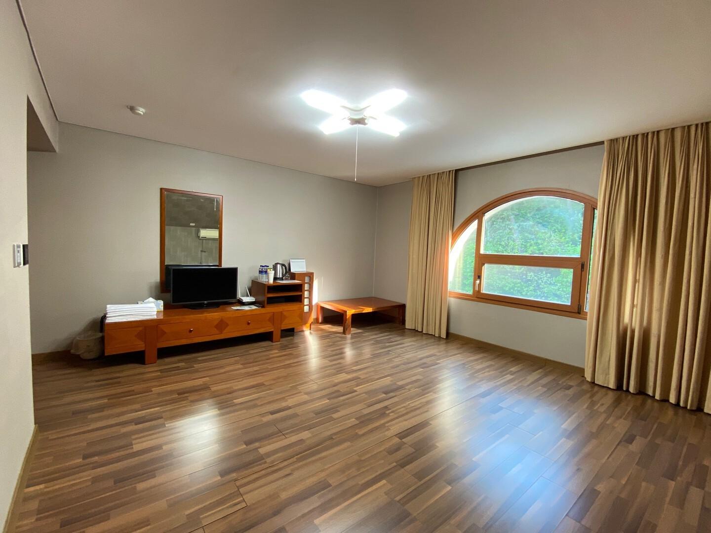 칠갑산 샬레 호텔 (chilgabsan cale hotel)