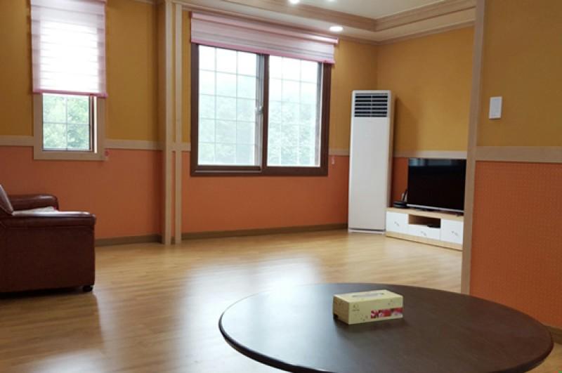 용인 사랑채펜션 (Yongin Sarangchae Pension)