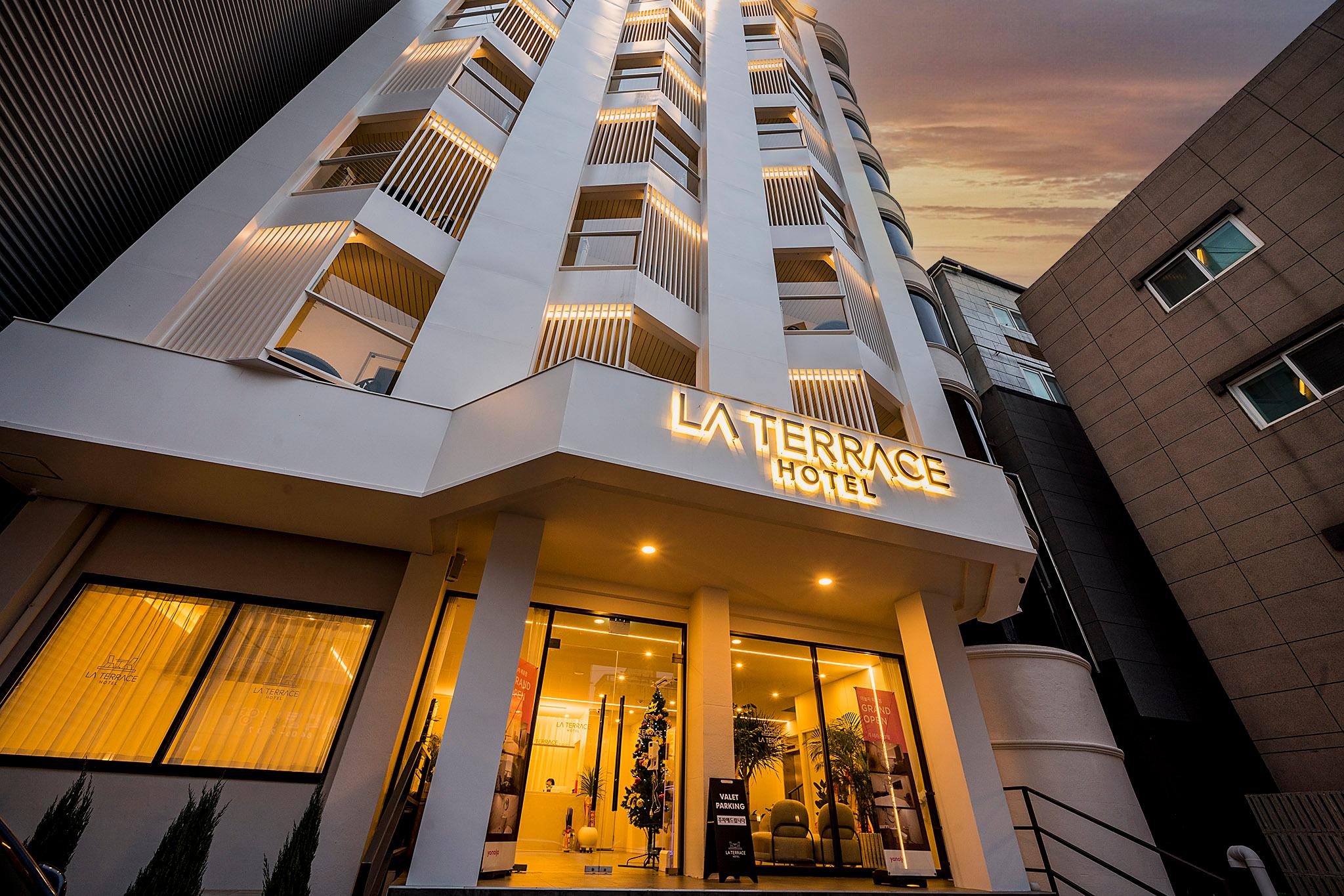 라 테라스 포항 (La Terrace Pohang)