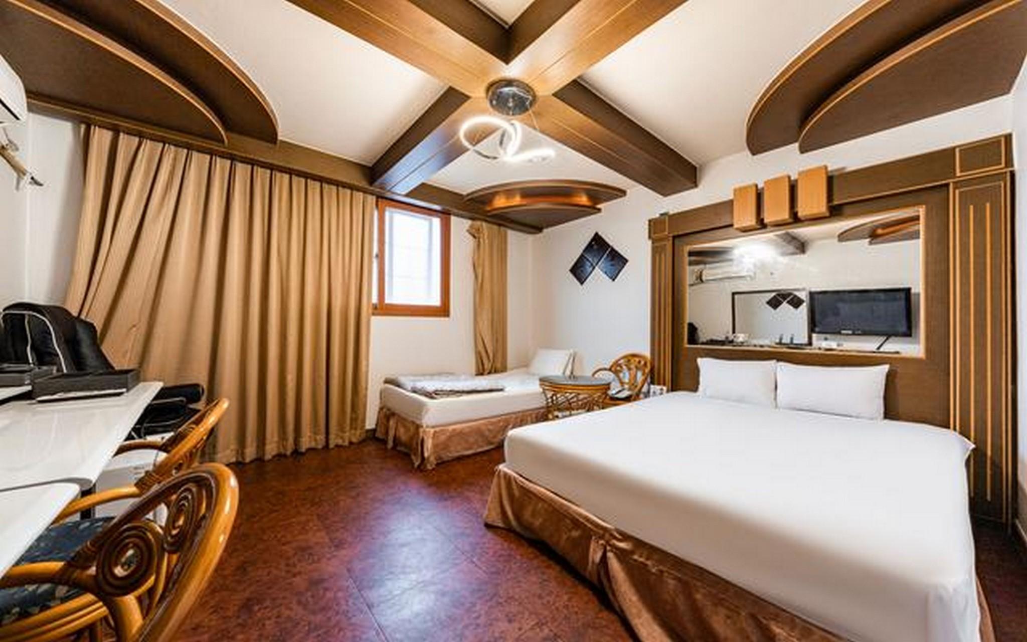 공주 호텔 델루나 (Gongju Hotel del Luna)