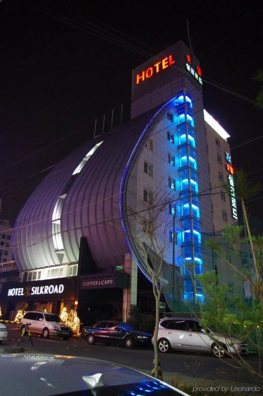 르본 수원 실크로드 호텔 (Reborn Suwon Silkroad Hotel)
