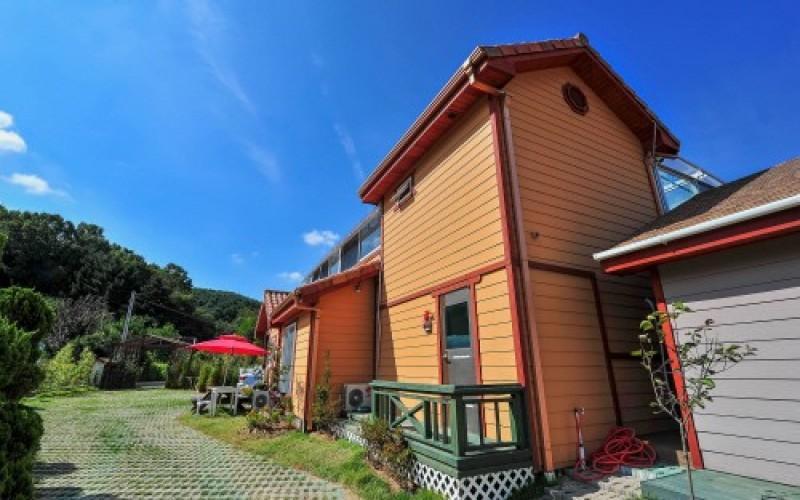 용인 파인하우스펜션 (Yongin Pine House Pension)
