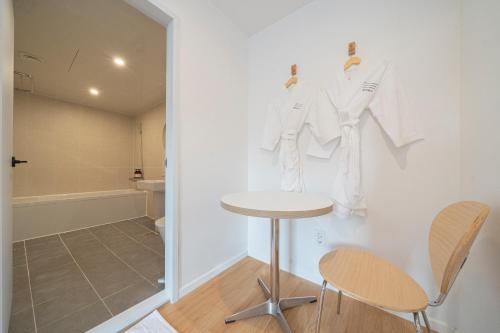 더휴식 아늑호텔 천안역 1호점 (The Hyoosik Aank Hotel Cheonan Station 1st Branch)