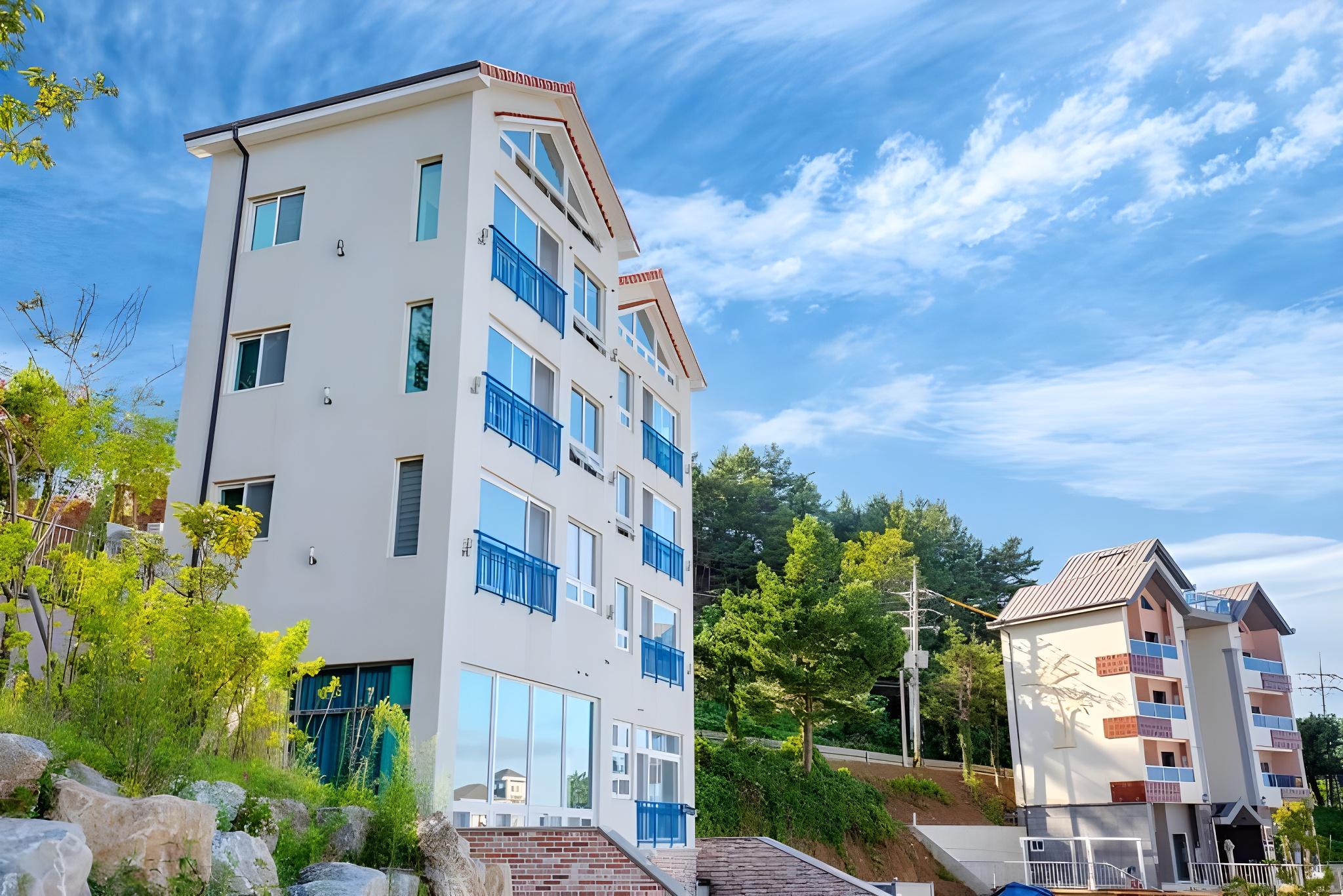 삼척 이스트오션펜션 (Samcheok East Ocean Pension)