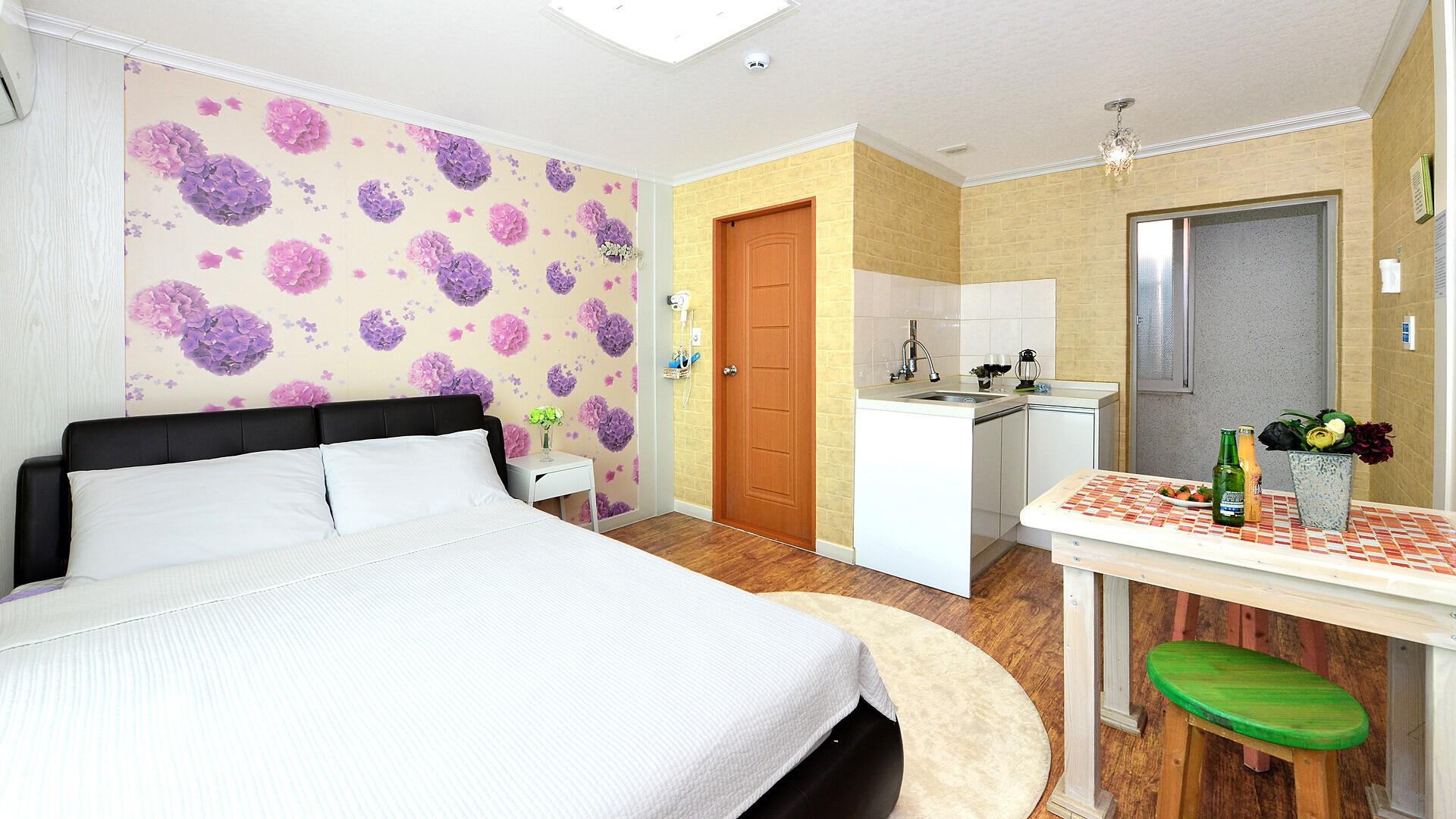 느티나무마을 펜션 (Nutinamu Maeul Pension)