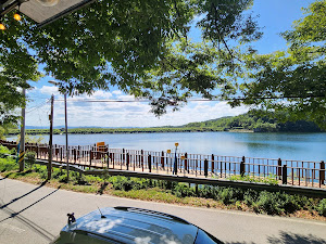 병풍산자락 느티나무아래서