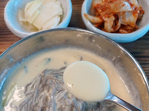 초당동치미막국수
