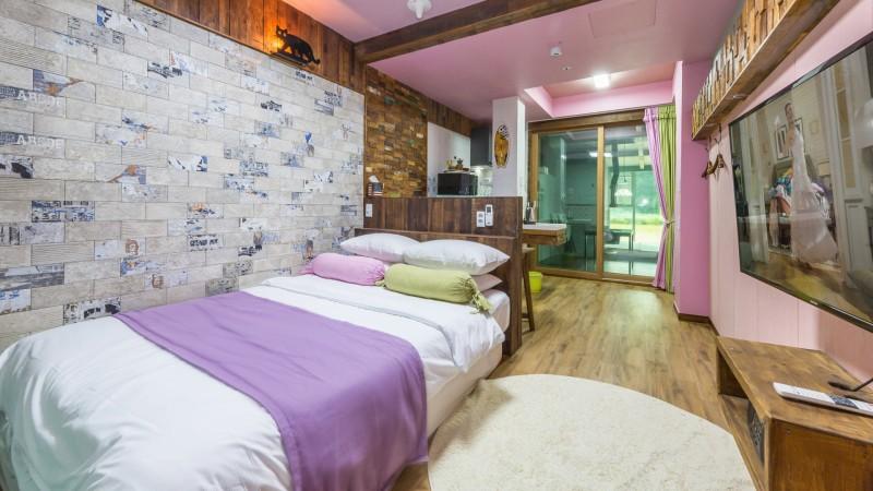 괴산 글램펜션 (Goesan Glam Pension)