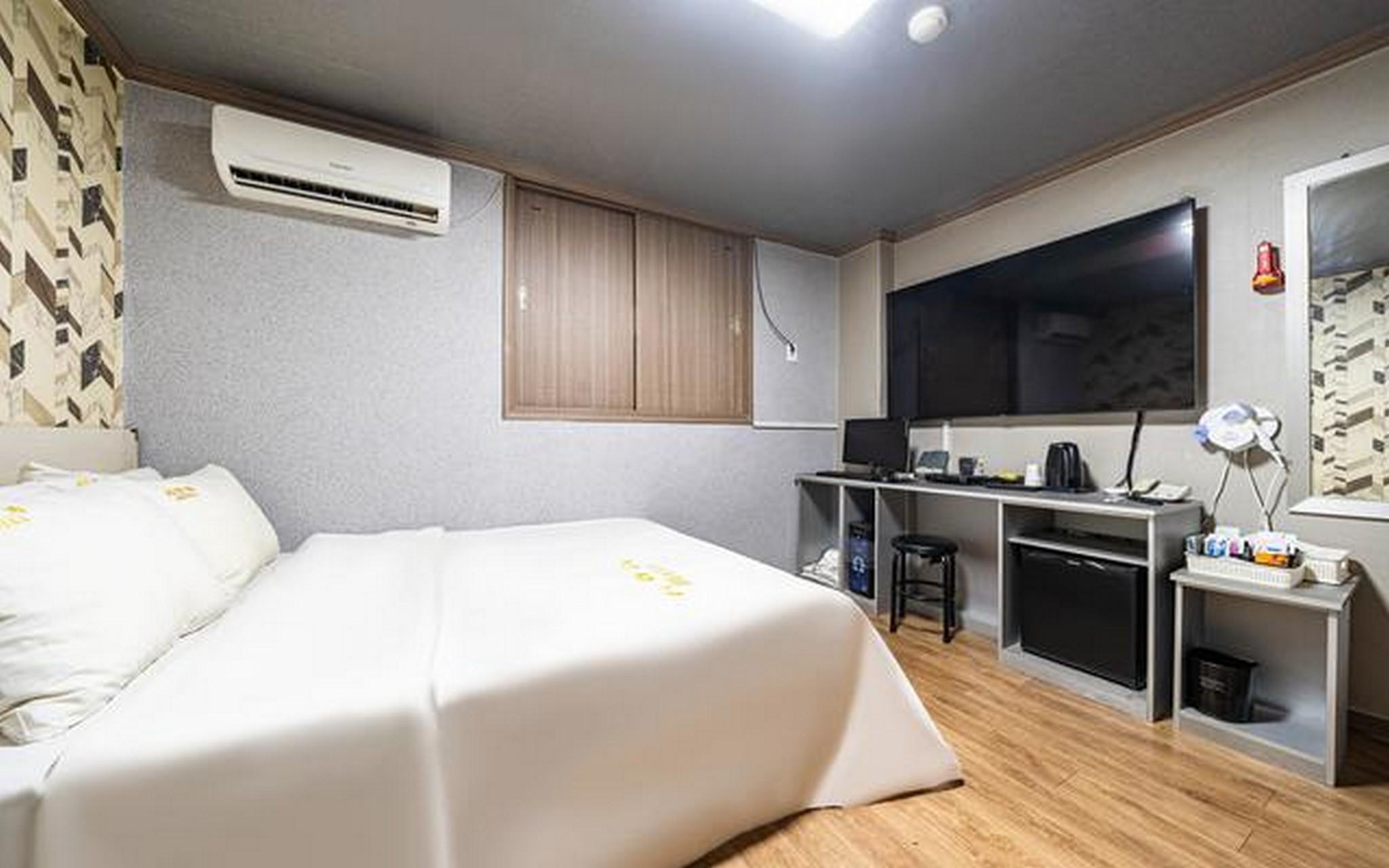 수원역 호텔 맘 (Suwon Station Hotel MOM)
