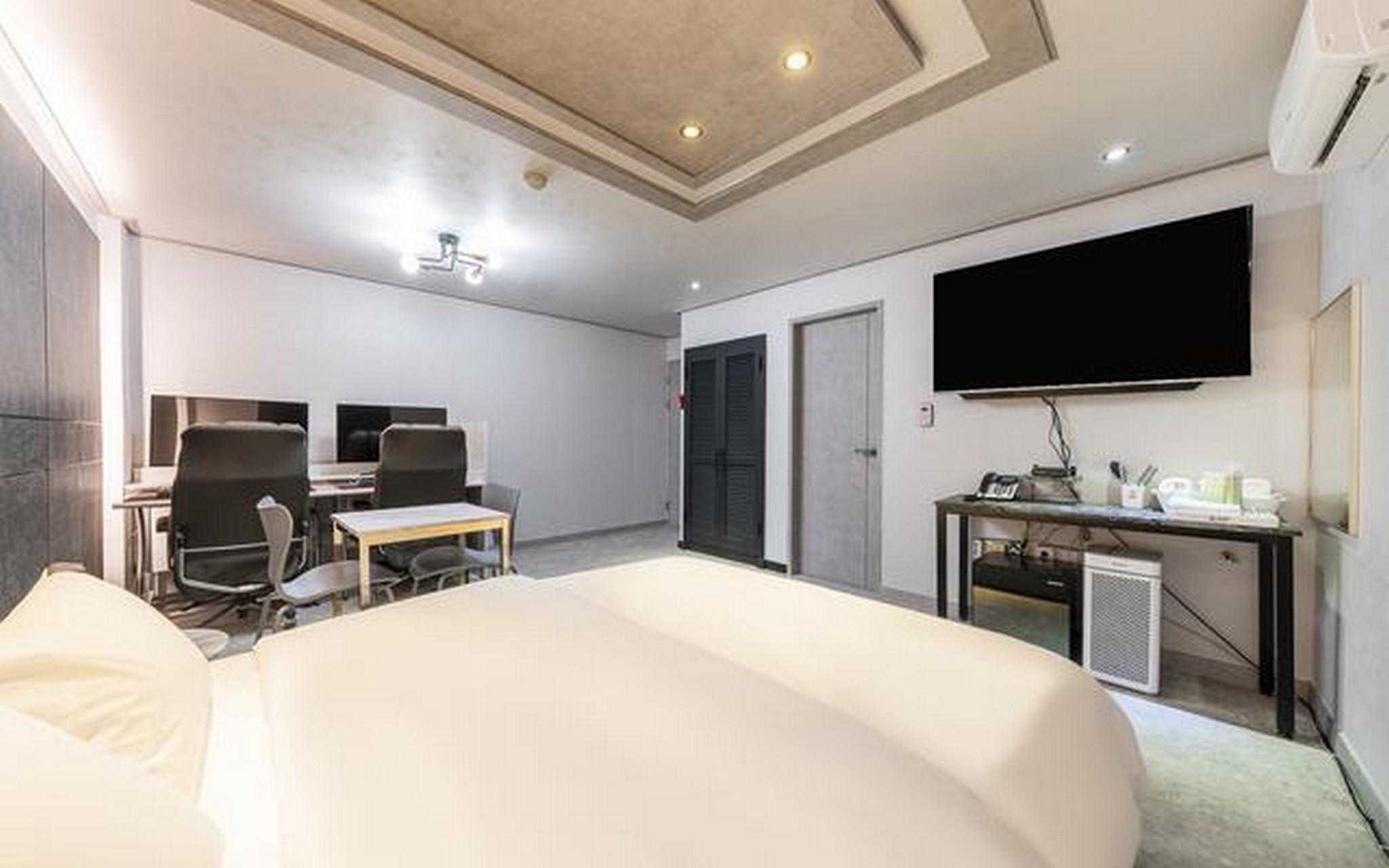 군산 리본 호텔 (Gunsan Ribbon Hotel)