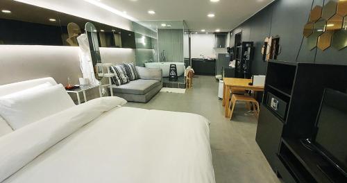 페나테스풀빌라 (PENATESS POOL VILLA)