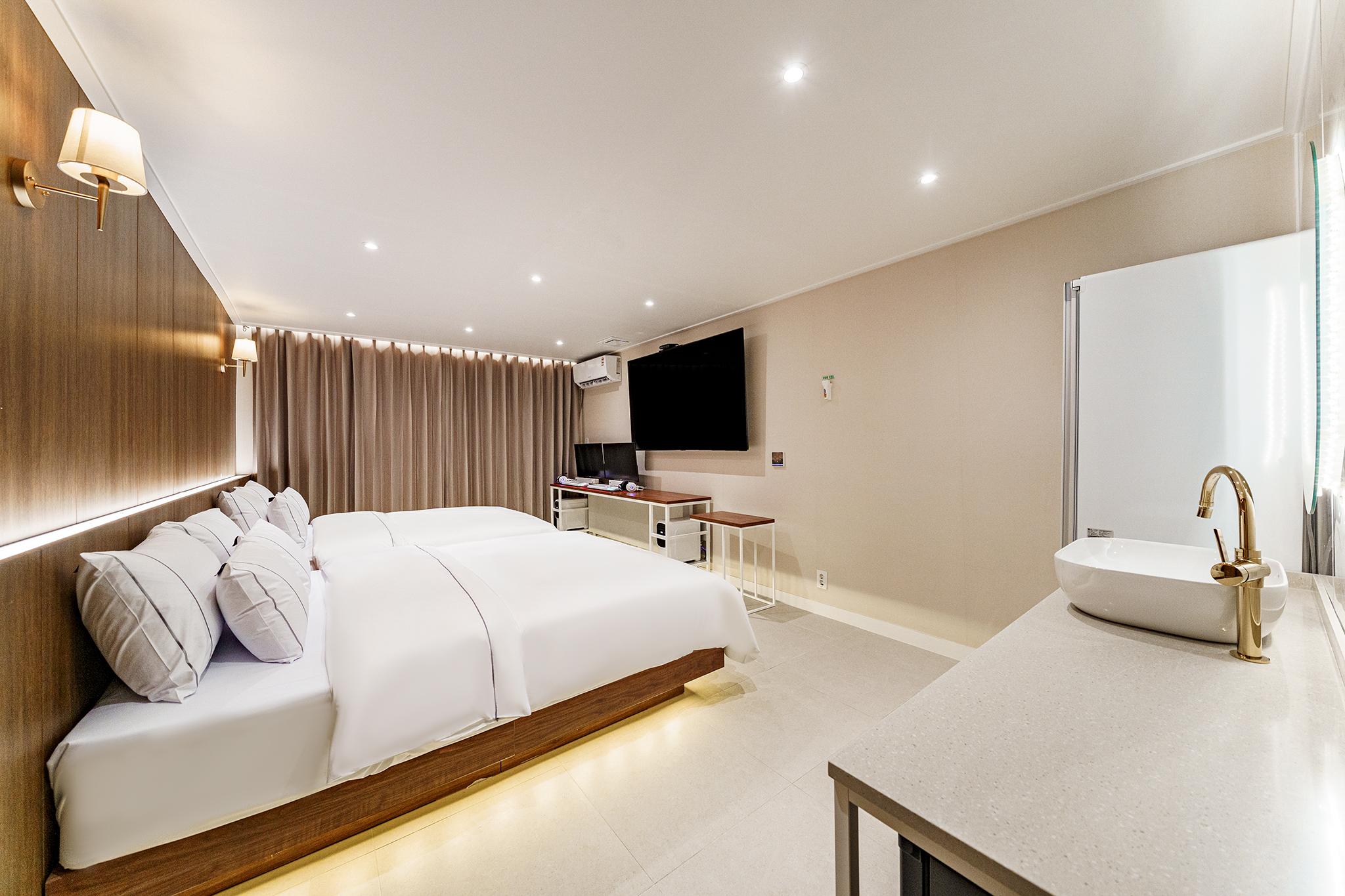 광주 첨단 YAJA 광주첨단점 (Gwangju High-tech YAJA Gwangju High-tech branch)