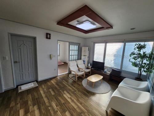 구절초 게스트하우스 (Gujeolcho Guesthouse)