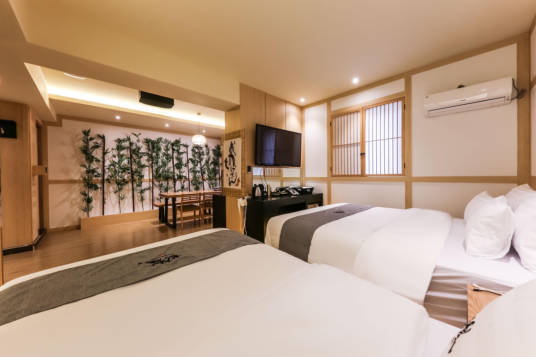 만월 호텔 (Manwol Hotel)