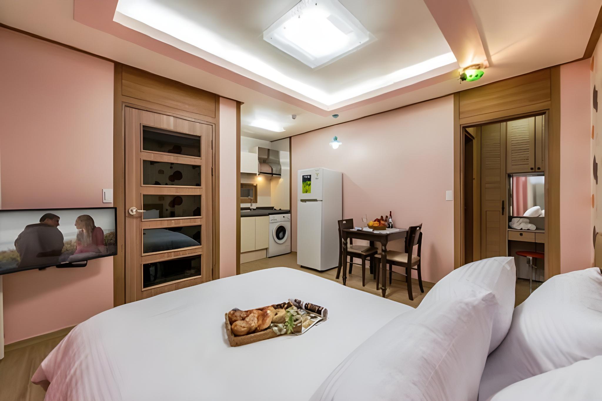 무주 홀리데이펜션 (Muju Holiday Pension)