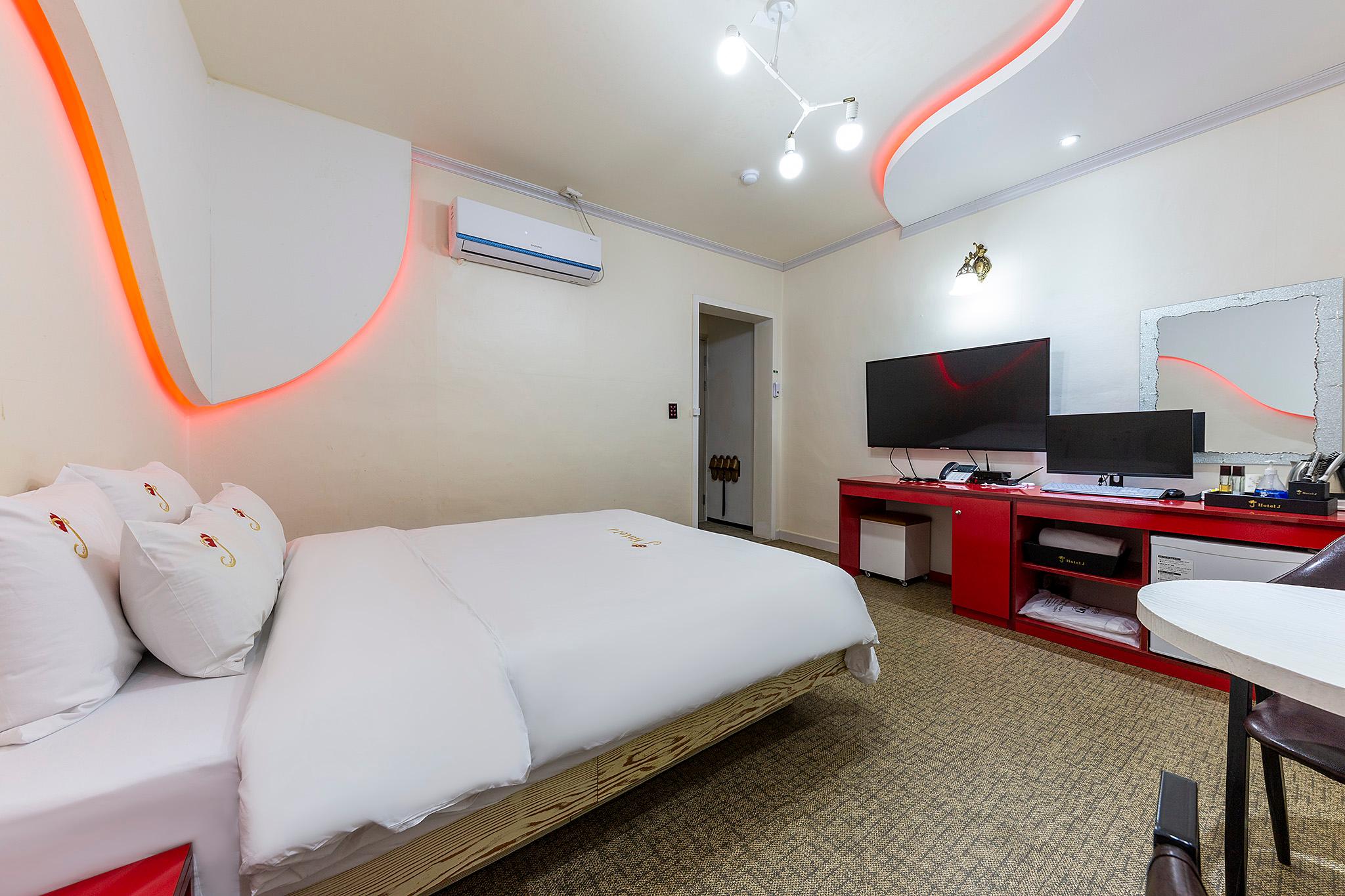 J 무인텔 (Jeongeup J Self check-in Motel)