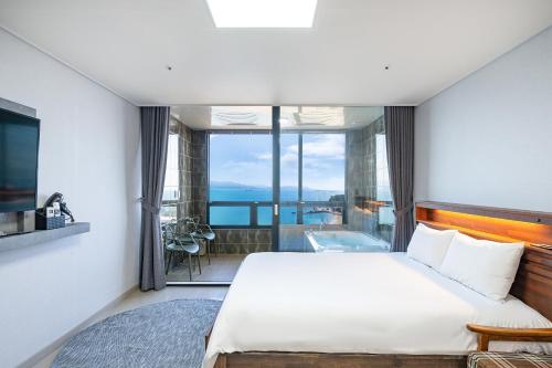 르 파라디 오션뷰 펜션 (Le Paradis Ocen view Spa Pension)