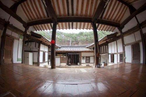 수졸당 고택 (Sujoldang Hanok Guesthouse)