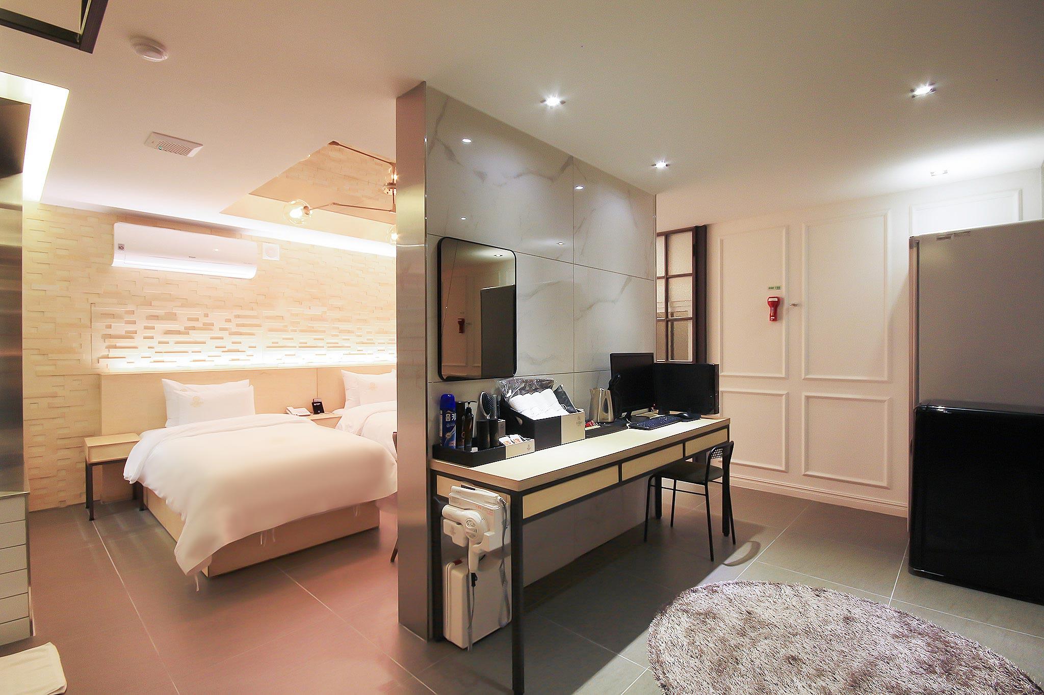 광양 호텔 굿데이 (Gwangyang Yongam Hotel Good Day)