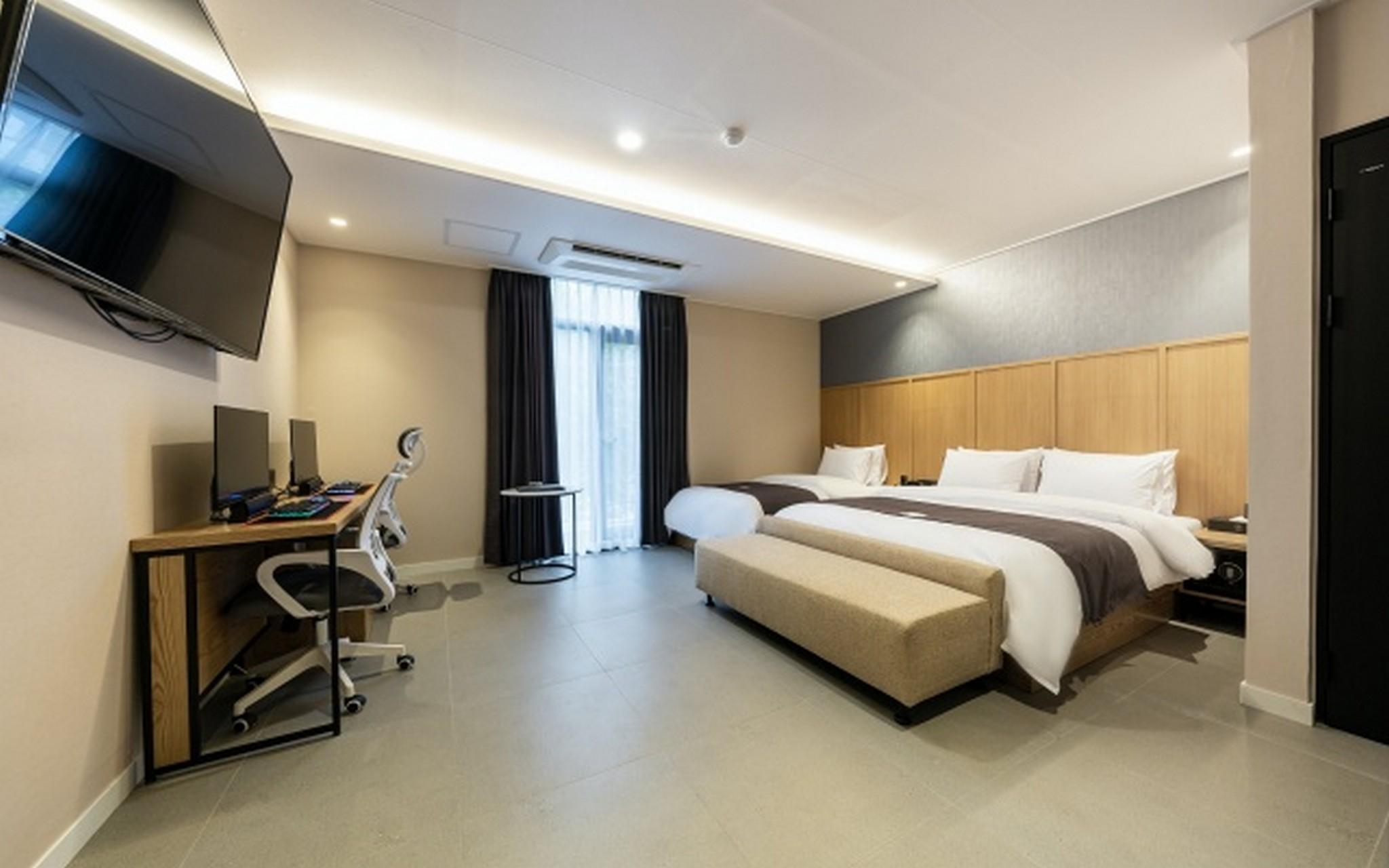 브라운도트 수원인계점 나혜석거리 (Brown Dot Suwon Ingye Branch Nahyeseok Street)