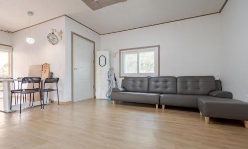 철이와미애 (Cheoli and Miae)