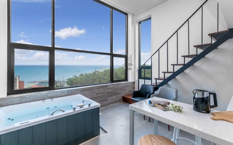 강릉 어뮤즈스파펜션 (Gangneung Amuse Spa Pension)