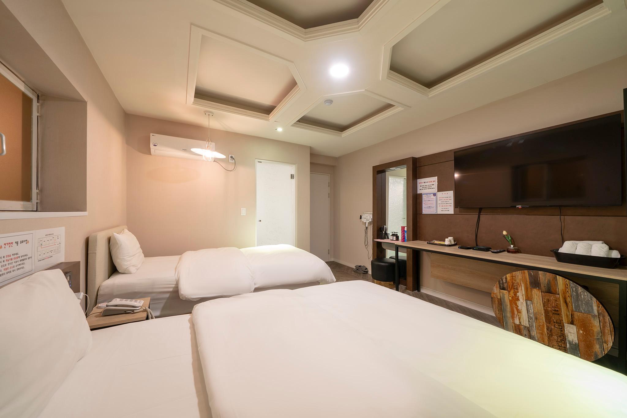 웨인스코트 호텔 (Ilsan (Daehwa) Wainscot Hotel)
