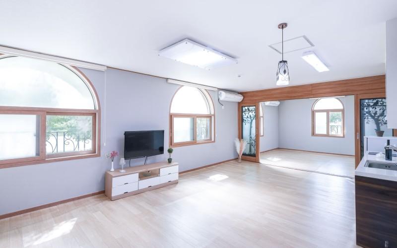 고성 송정마을 수목화 펜션 (Goseong Songjeong Village Sumokhwa Pension)