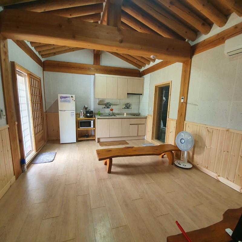 단양 단양정한옥펜션 (Danyang Danyangjeong Hanok Pension)