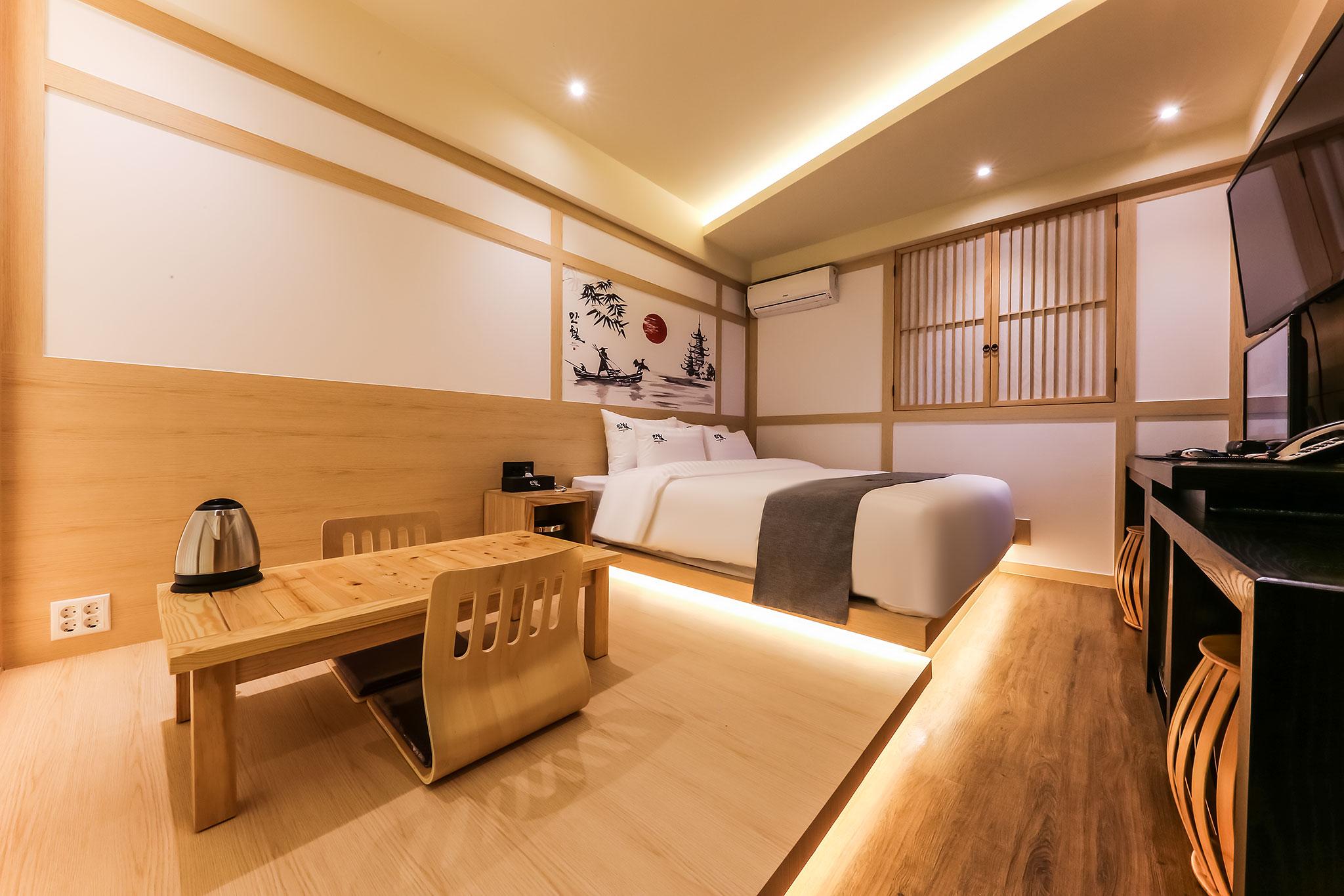 만월 호텔 (Manwol Hotel)