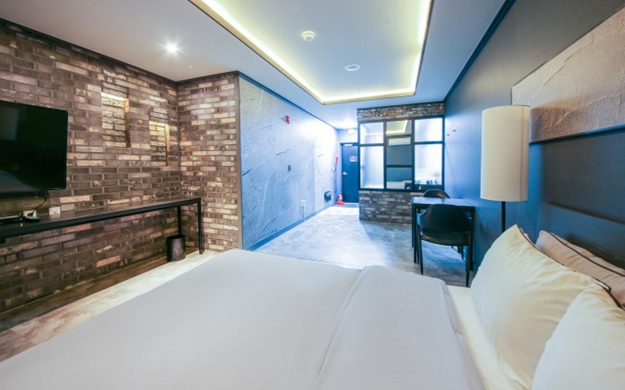 무주 무주무인텔 (Muju Muju Self check-in Motel)