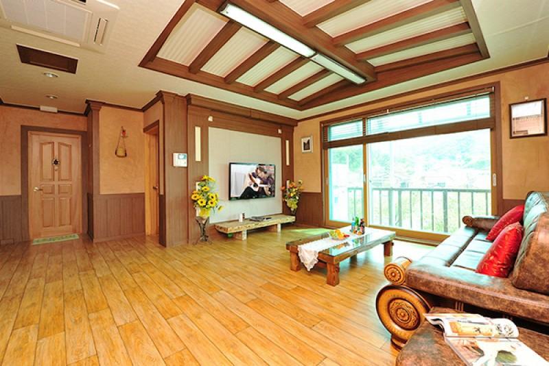 영주 부석사아래단풍길펜션 (Yeongju Buseoksa Maple Pension)