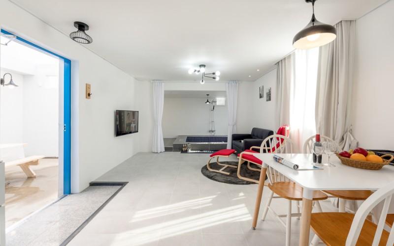 청주 블루스토리펜션 (Cheongju Blue Story Pension)