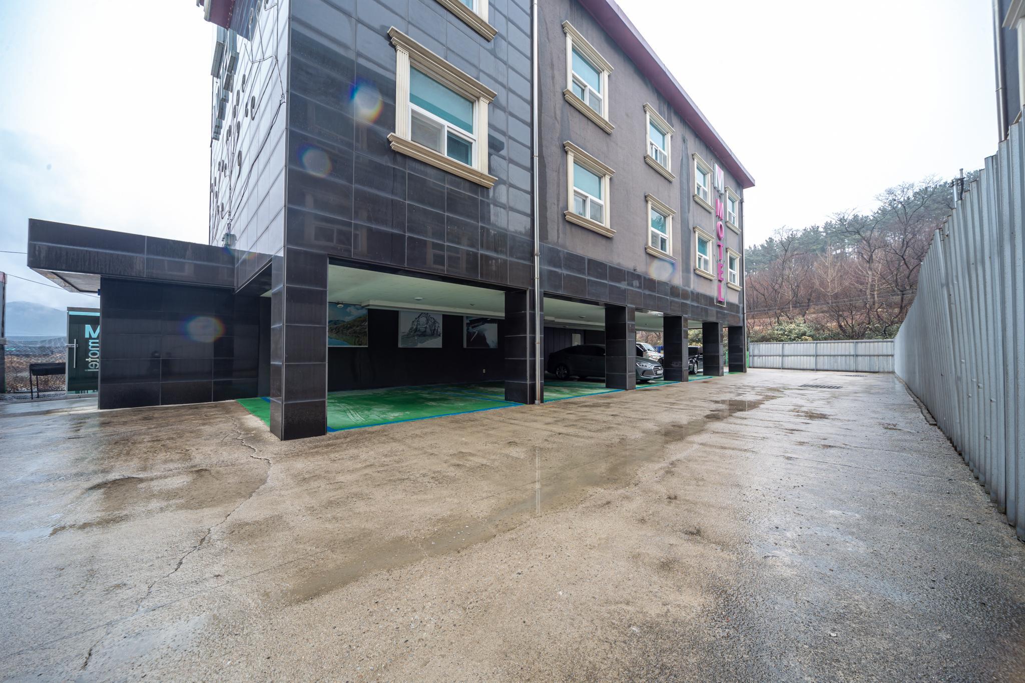 부안 M 무인텔 (Buan M Motel)