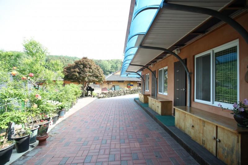 장성 축령산편백하우스펜션 (Jangseong Chungnyeongsan Pyeonbaek House Pension)