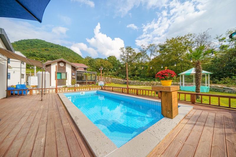 경주 와일드풀빌라펜션 (Gyeongju Wild Pool Villa Pension)