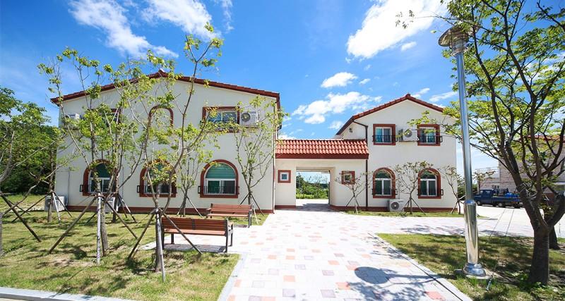 고성 송정마을 수목화 펜션 (Goseong Songjeong Village Sumokhwa Pension)