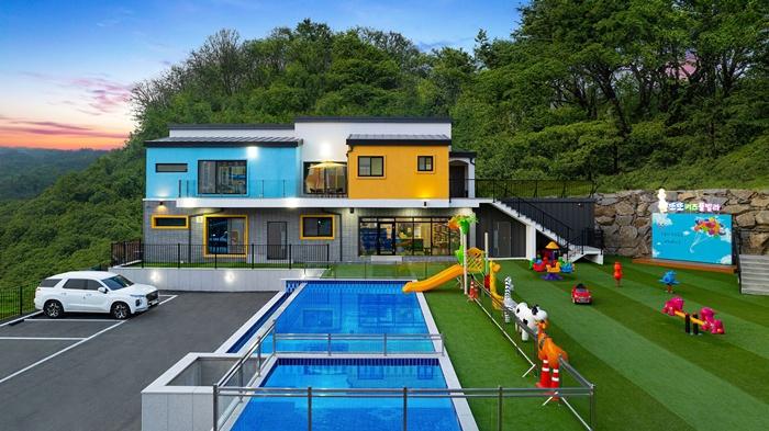 Totto Kids Pool Villa