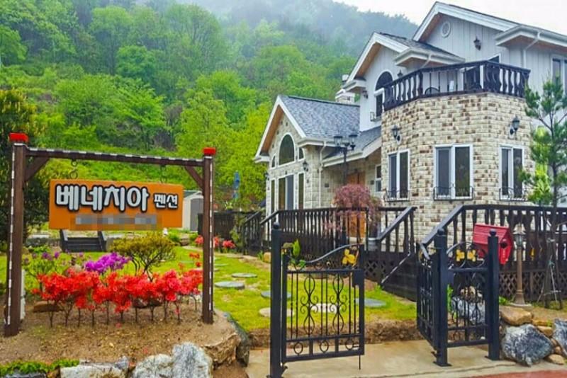 제천 베네치아펜션 (Jecheon Venezia Pension)