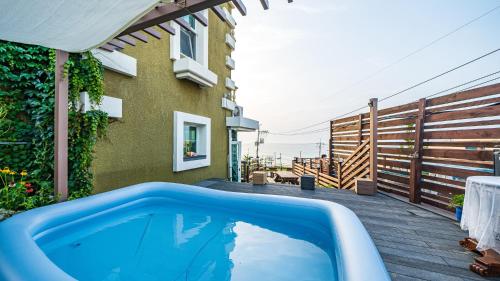 바다와 펜션 (Pension Badawa)