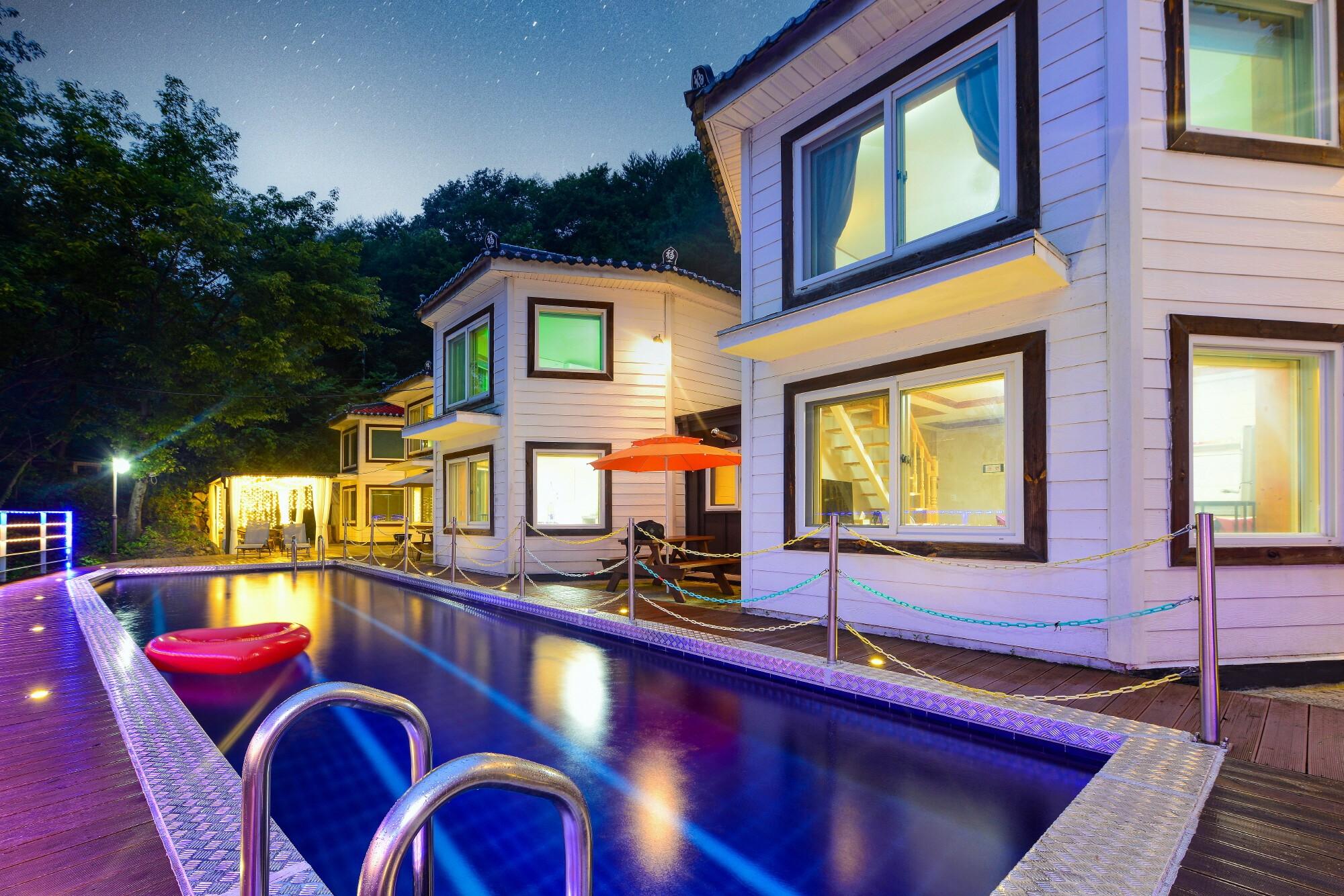 카멜펜션 (kamelpensyeon)