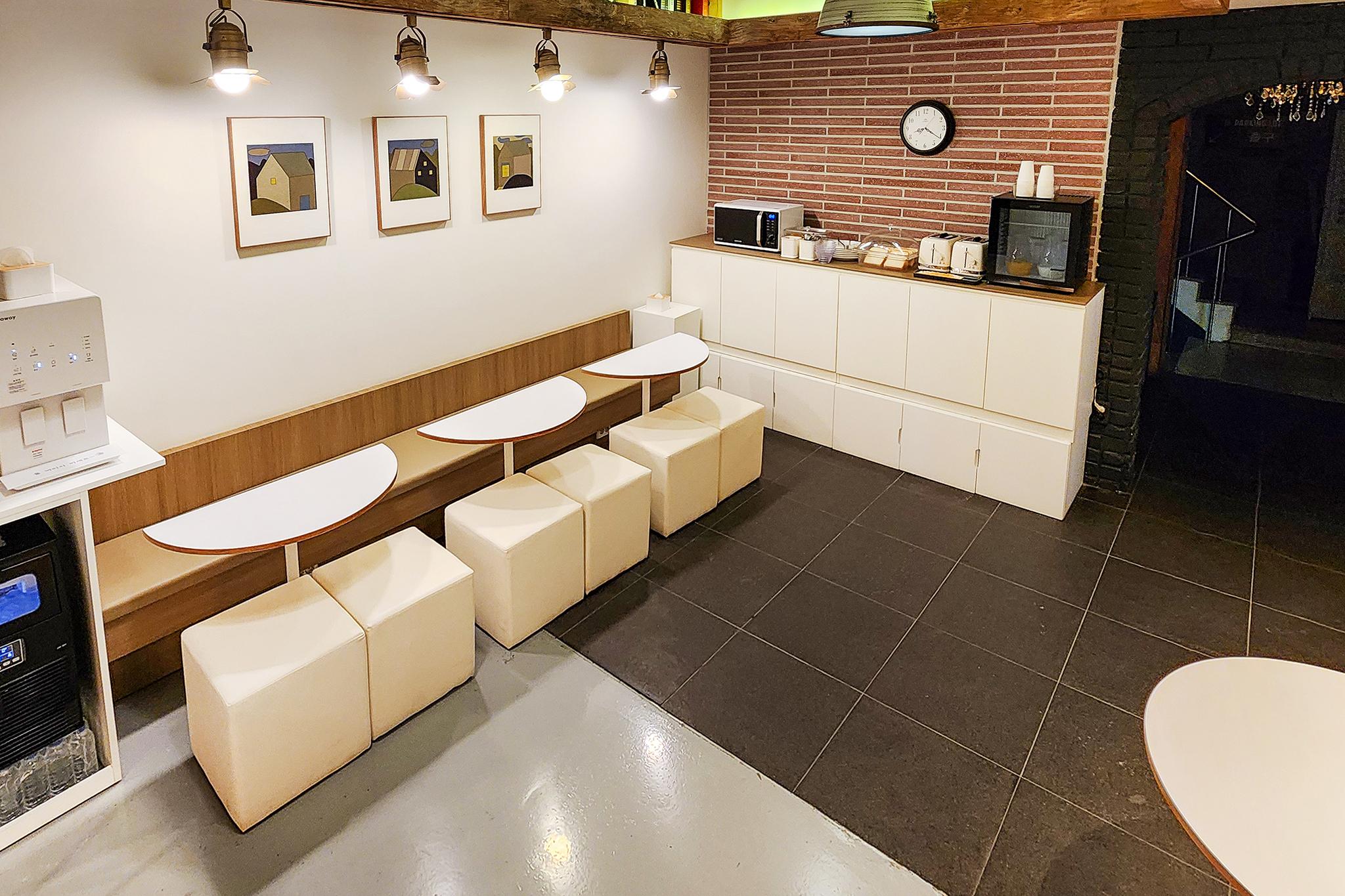 대구 동대구역 하운드 대구동대구역 (Daegu Dongdaegu Station Hound Daegu Dongdaegu Station)