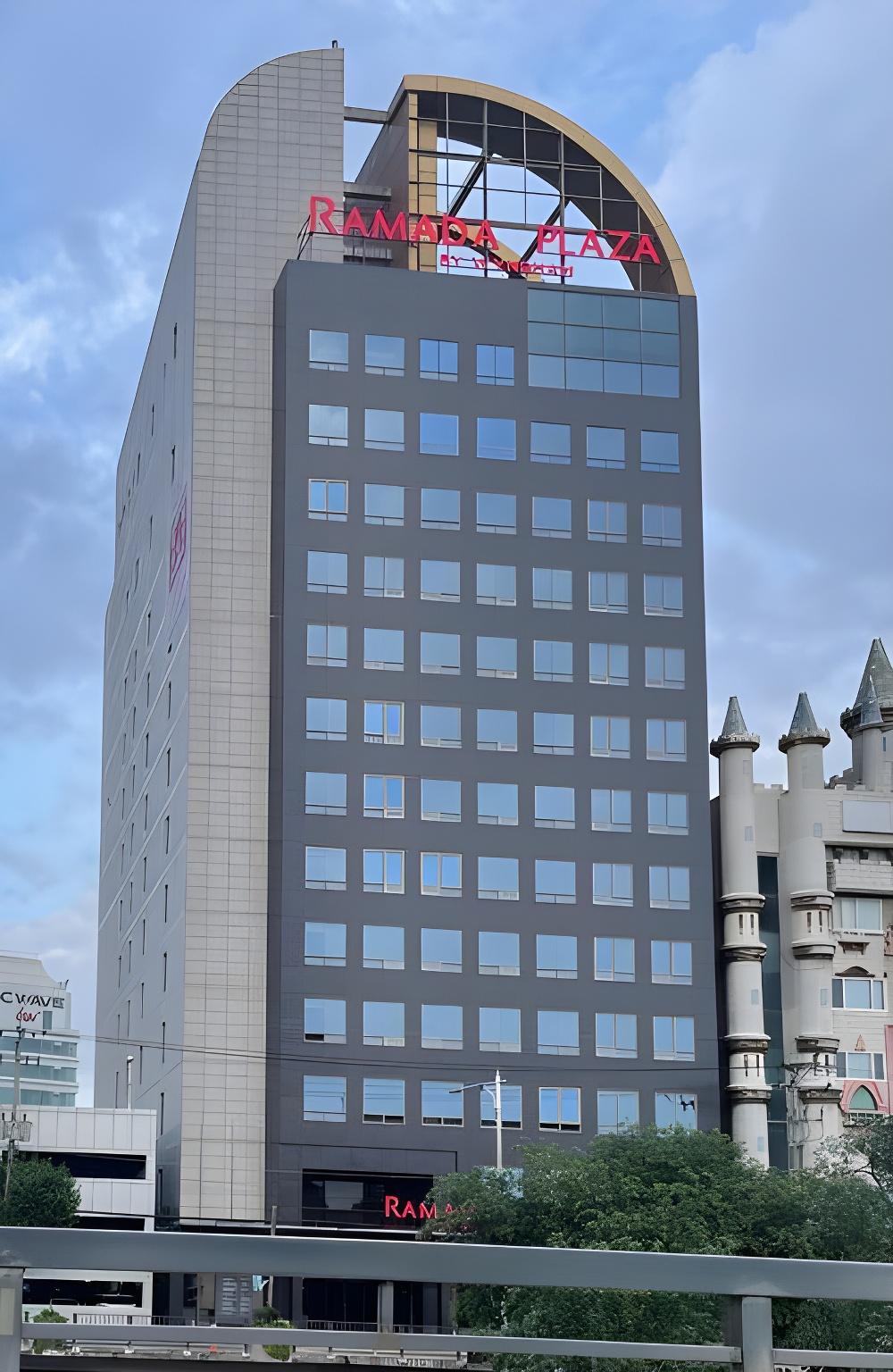 라마다 플라자 바이 윈덤 충장 (Ramada Plaza by Wyndham Chungjang)