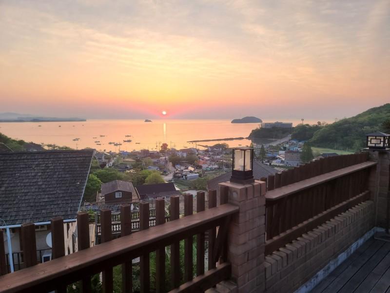 인천(무의도) 상수리나무아래펜션 (Incheon (Muuido) Pension under the oak tree)