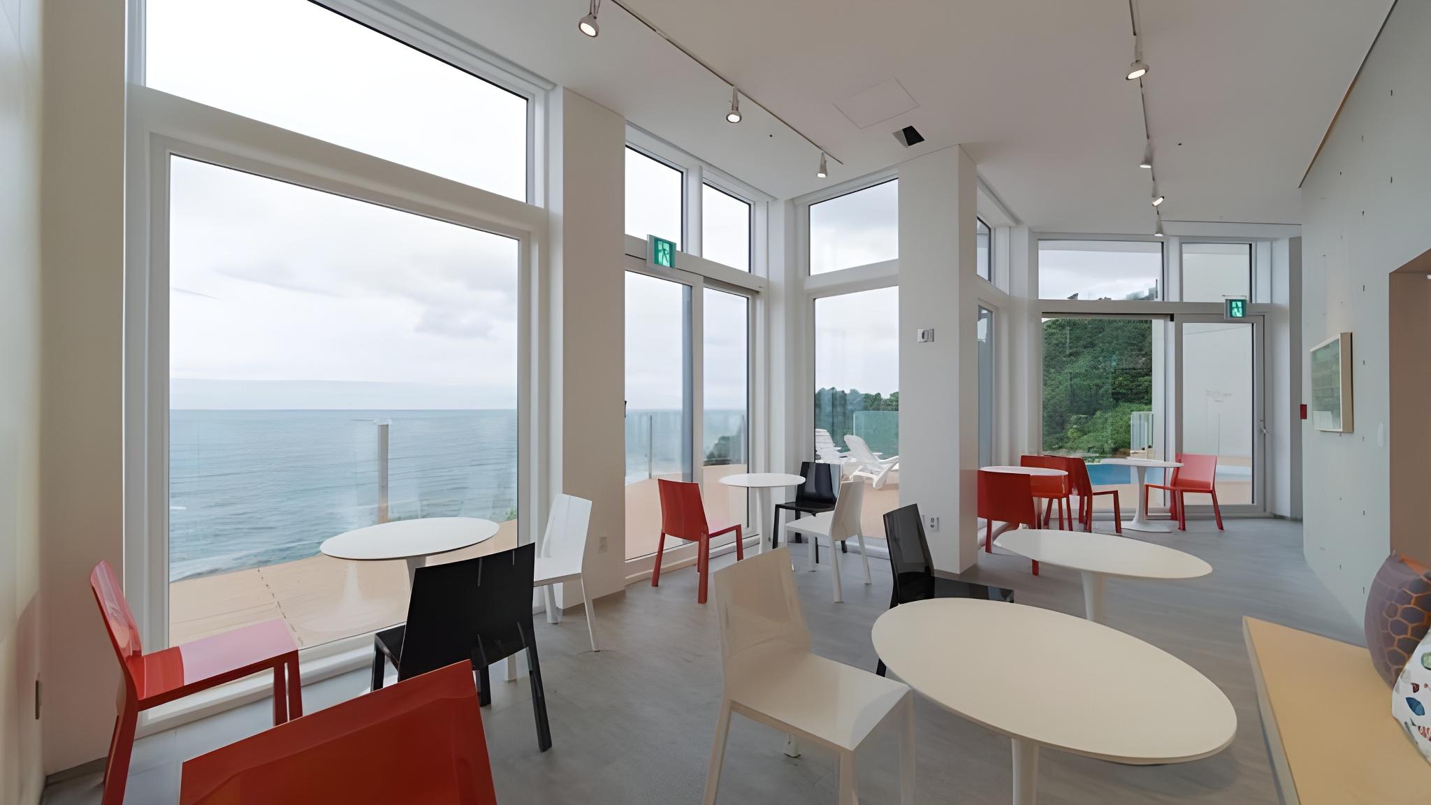 삼척 비치힐풀빌라 (Samcheok Beach Hill Pool Villa)